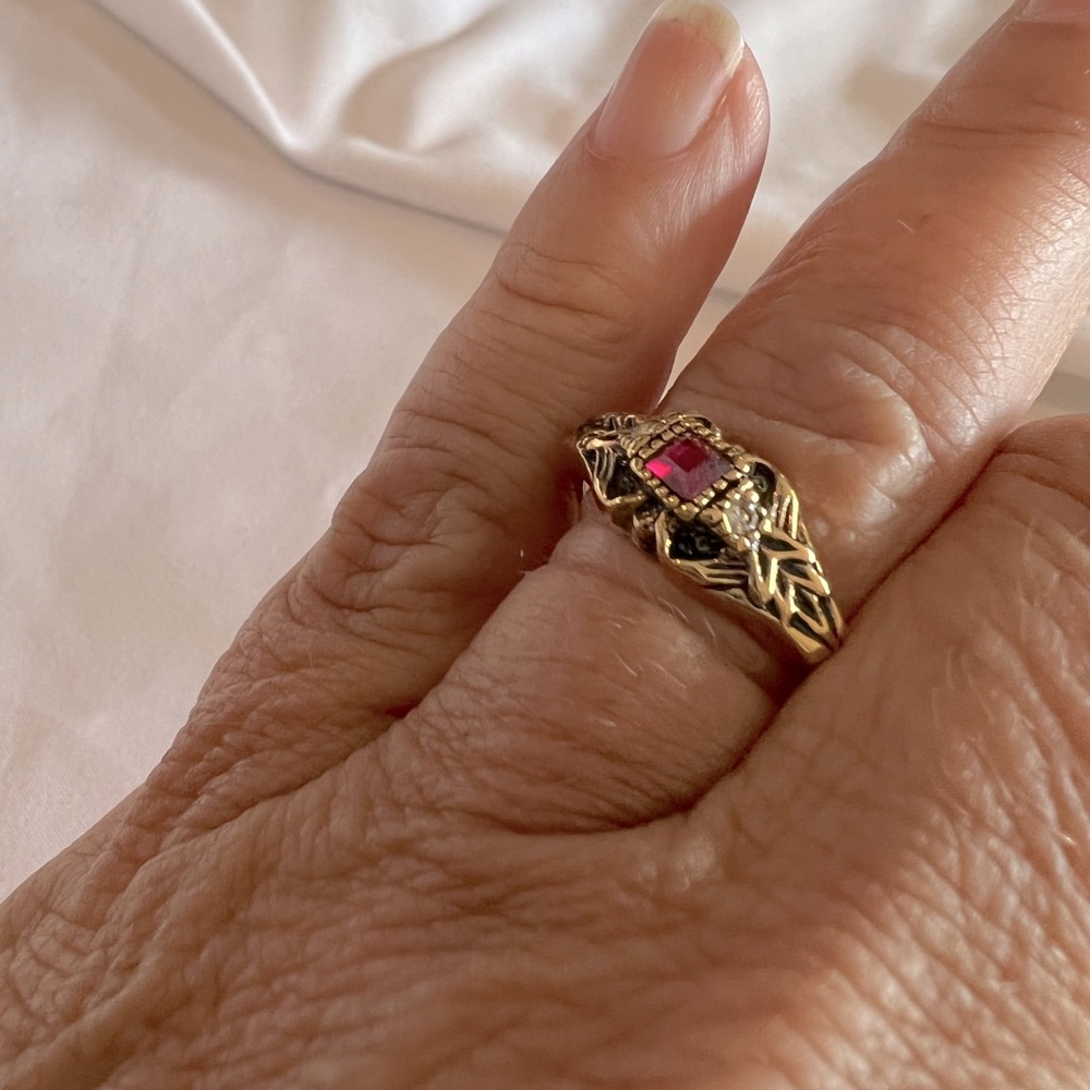 Avon Gold Ring With Ruby Red Accent - image 3
